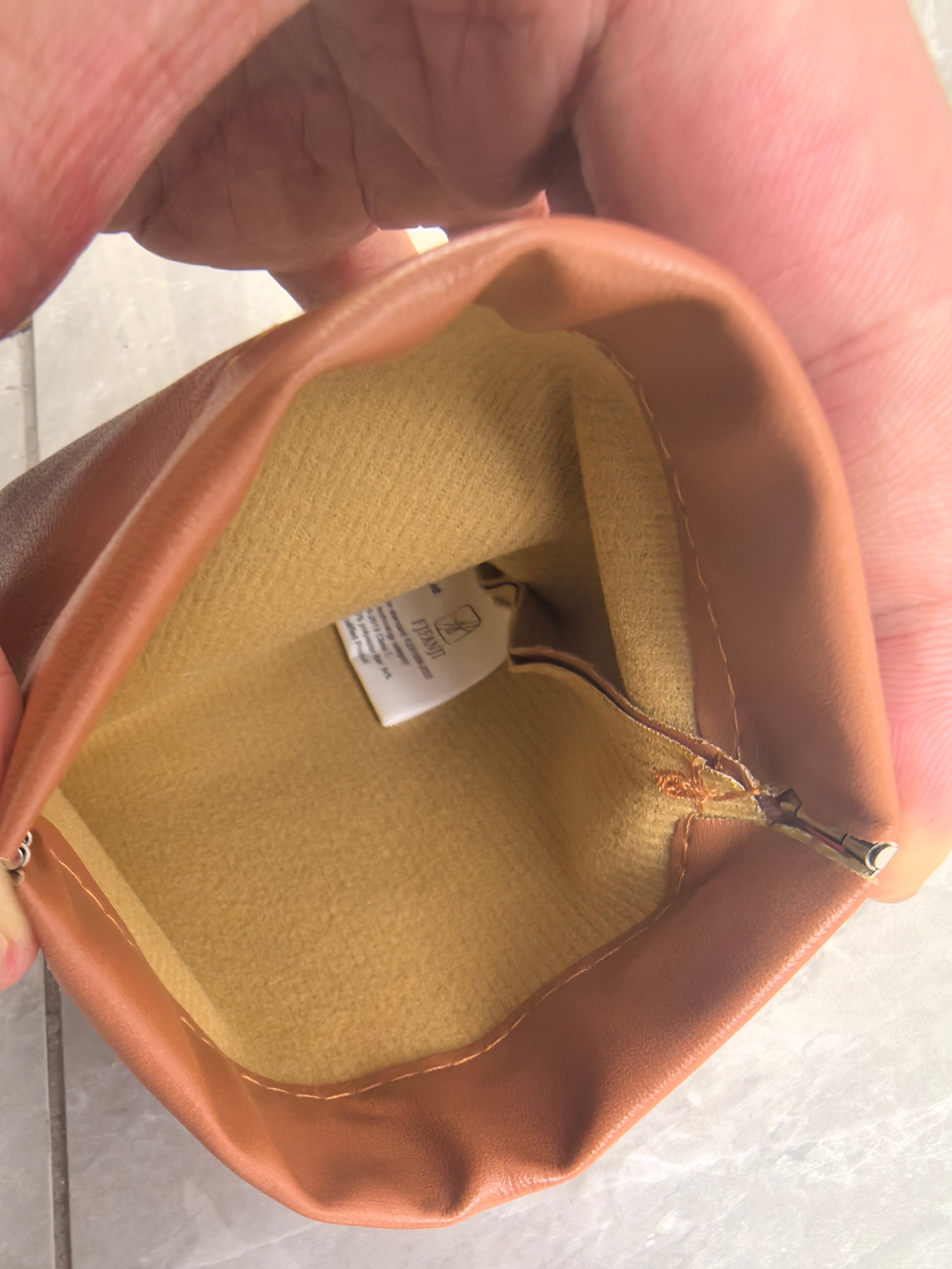 FJFANJI Pouches for holding make-up, keys and other personal items